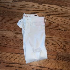 white ripped hollister jeans